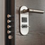 ¿Cuánto cuesta cambiar la cerradura de una puerta blindada?